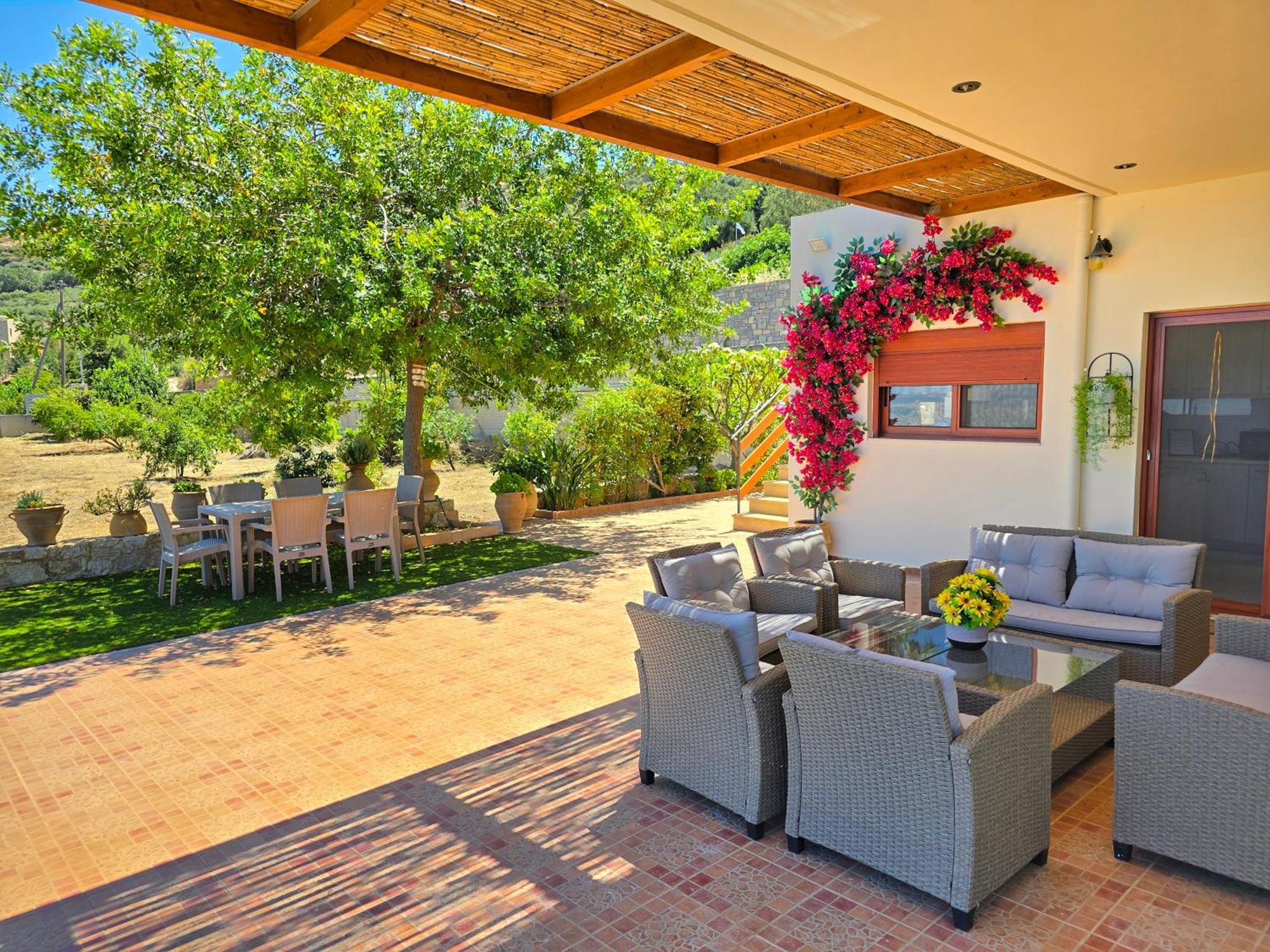 Villa Balcony, Cozy Villa With Amazing View Rodhiá エクステリア 写真